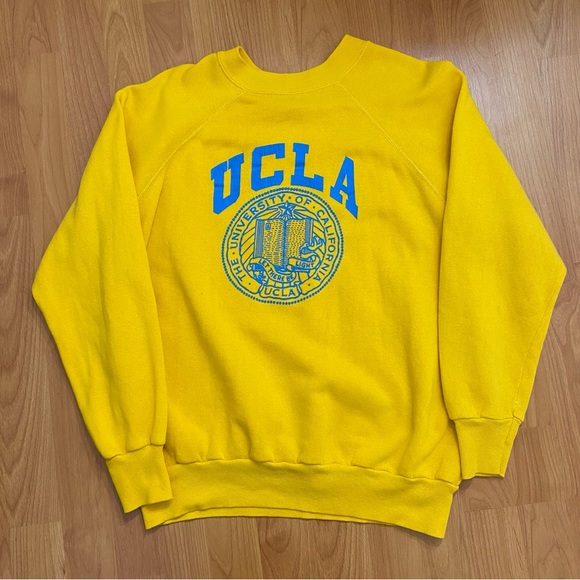 Vintage UCLA Men's Logo Crew Neck Sweatshirt size Medium Large